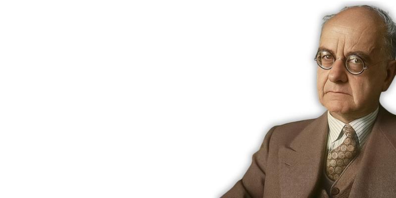 primo piano di Costantino Mortati